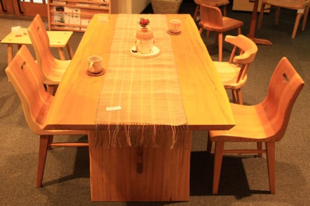 栃ダイニングテーブル　G.WORKS　和歌山県　龍神村　木工
